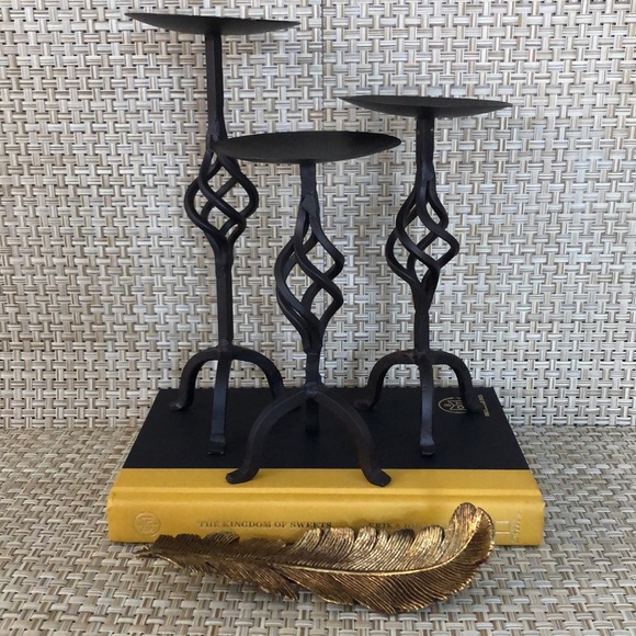 Set Of Three Vintage Graduated Sizes Twisted Metal Pillar Candle Holders - Picture 3 of 15